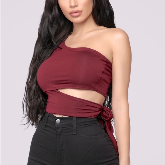 🥀 FASHION NOVA “Heart Holder One Shoulder” Top 🥀 - Picture 2 of 3